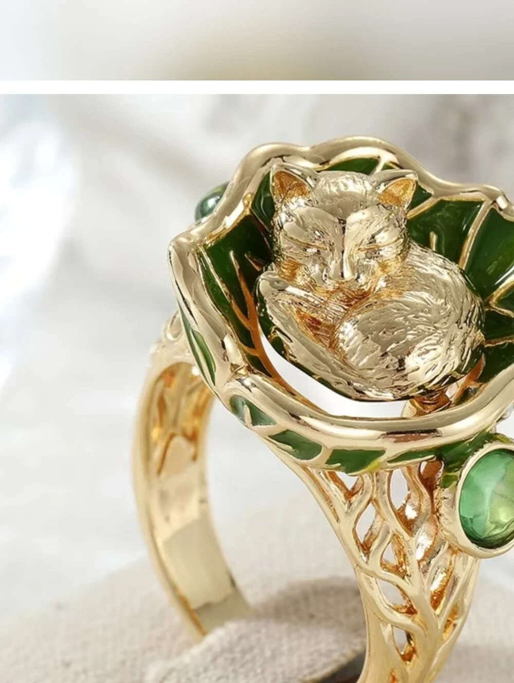 Adorable 'Resting Cat' enamel & CZ ring, Sz.7